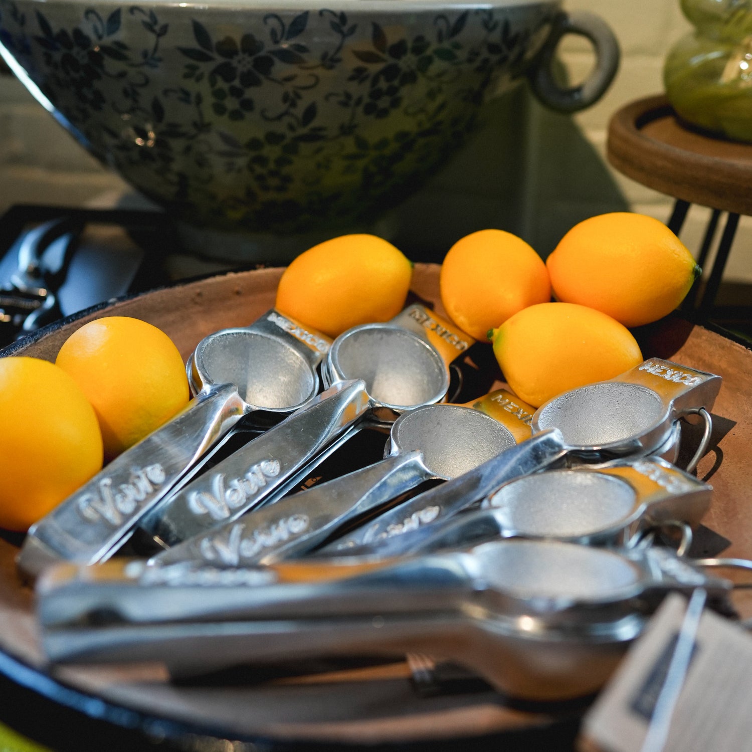 Kitchen & Dining